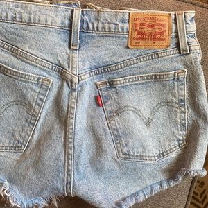 Levi's women's shorts size 27